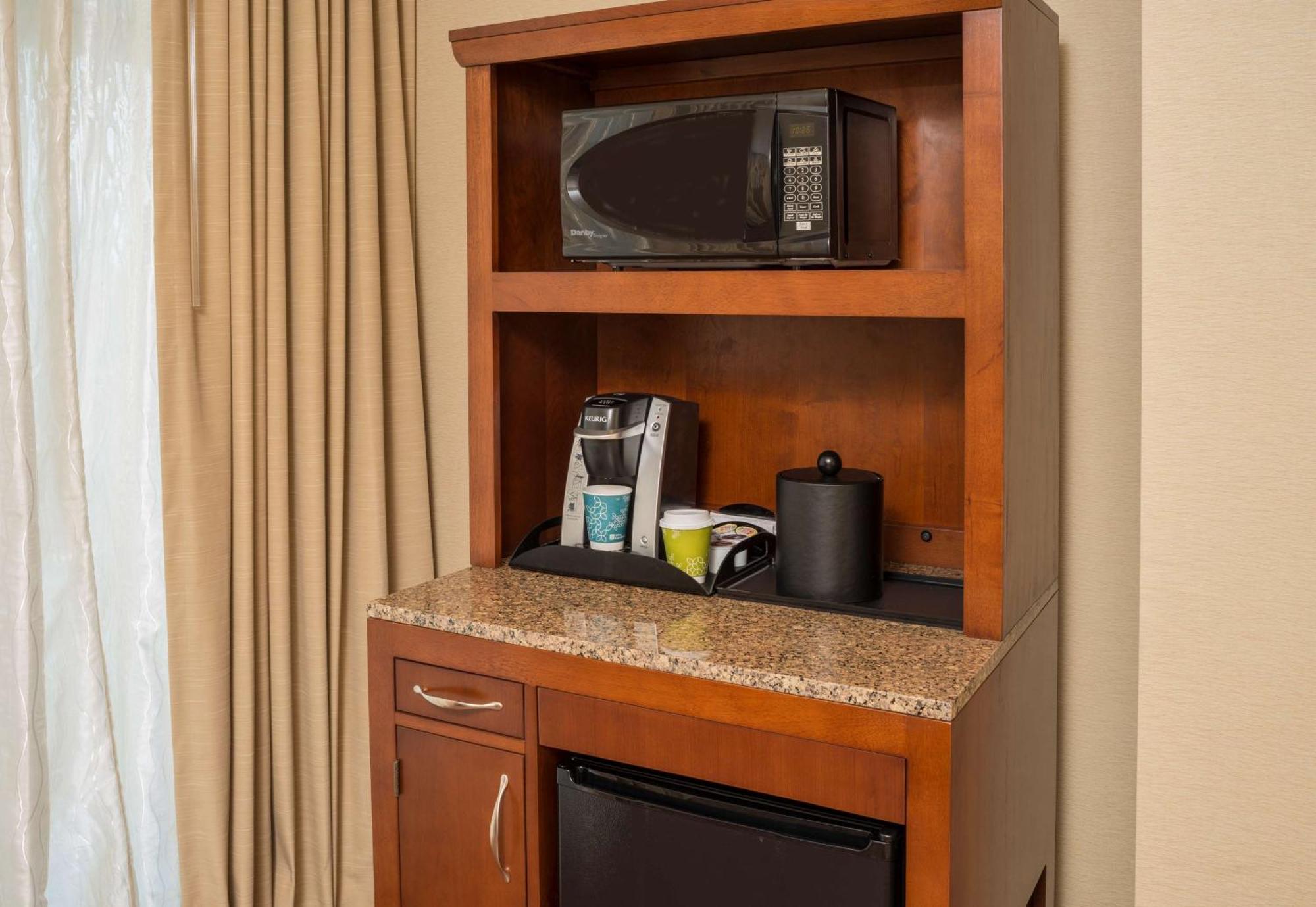 Hilton Garden Inn Alexandria Old Town National Harbor Eksteriør billede