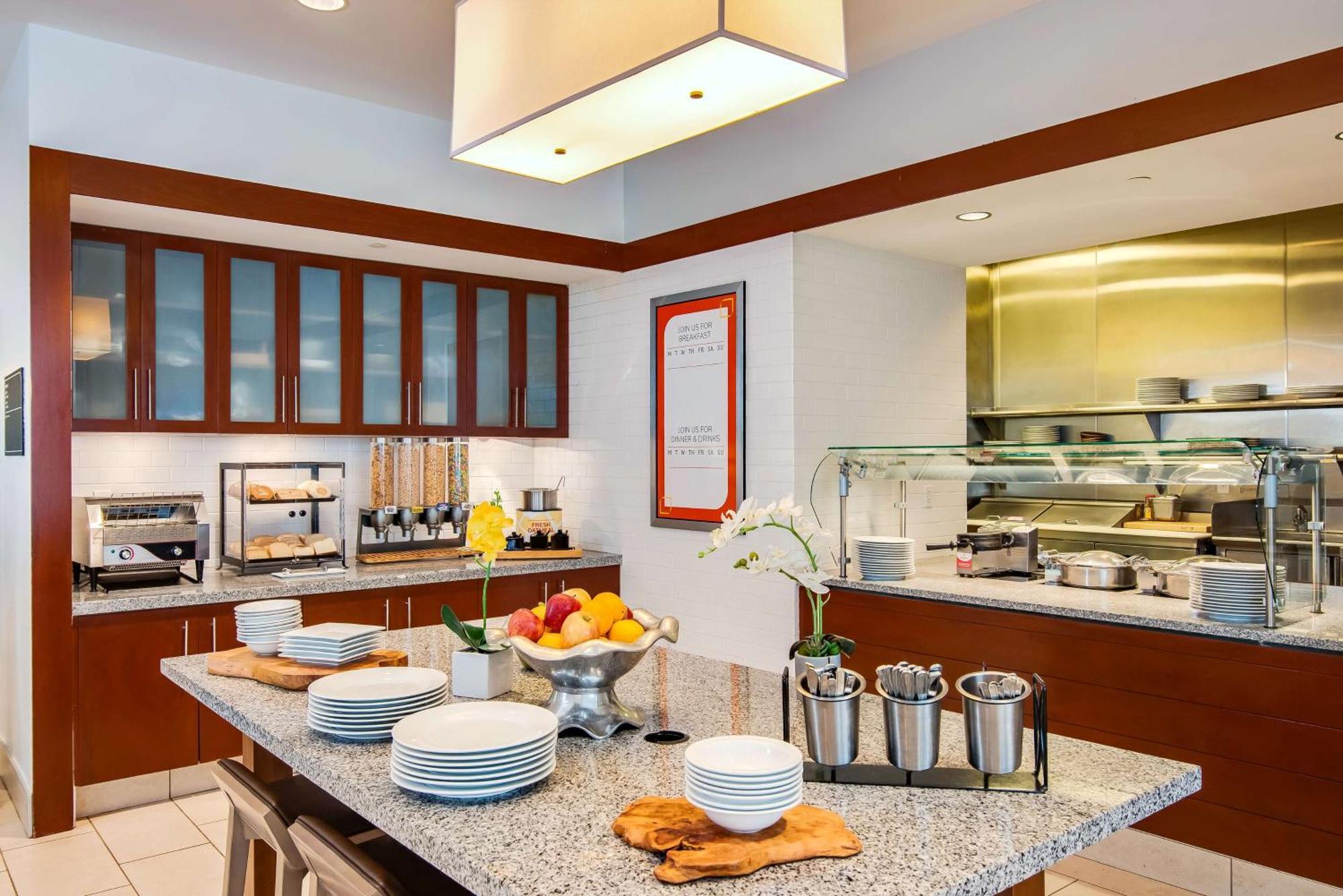 Hilton Garden Inn Alexandria Old Town National Harbor Eksteriør billede