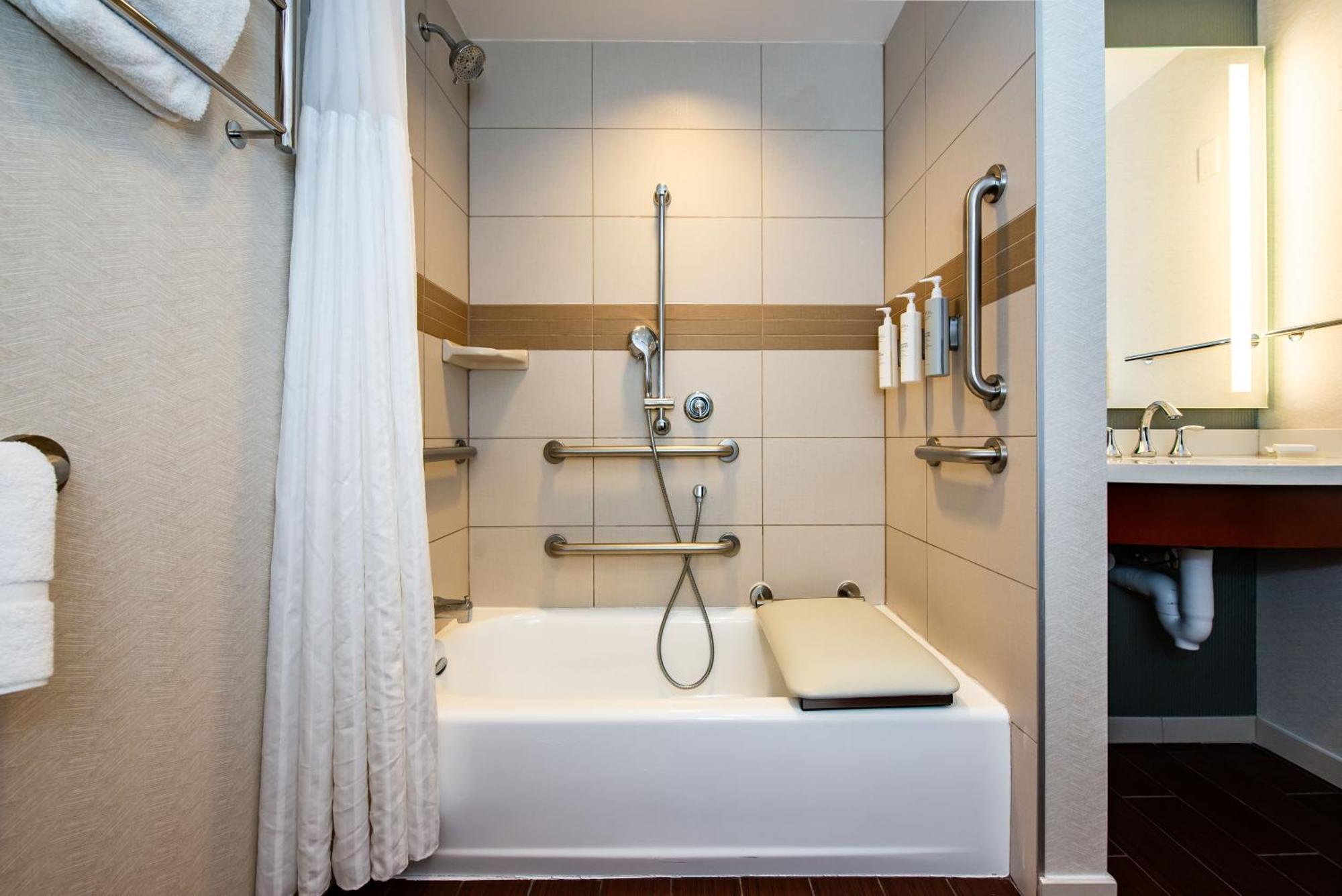 Hilton Garden Inn Alexandria Old Town National Harbor Eksteriør billede